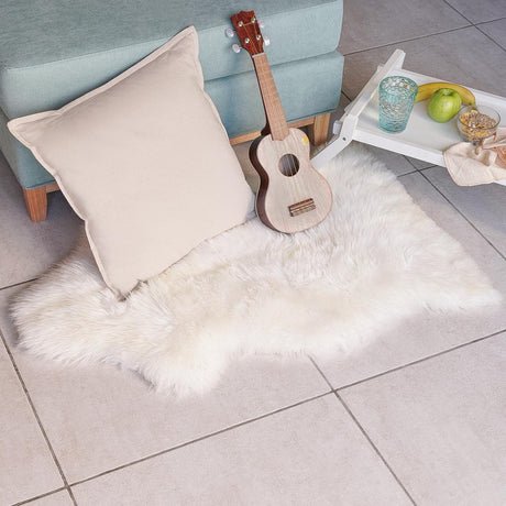 White 2' x 3' Natural Sheepskin Rectangle Rug