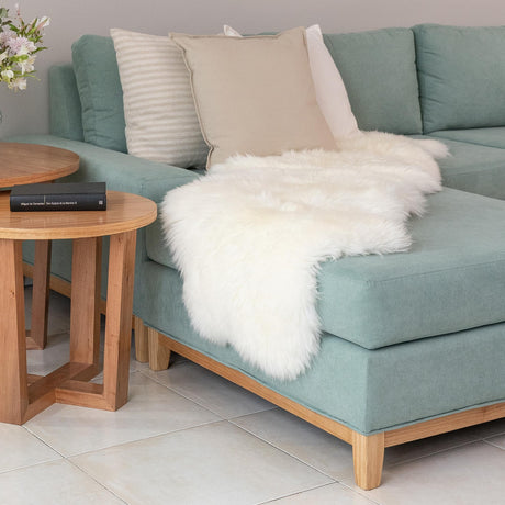 White 5' x 6' Natural Sheepskin Rectangle Rug