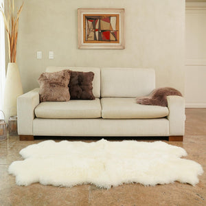 White 5' x 6' Natural Sheepskin Rectangle Rug