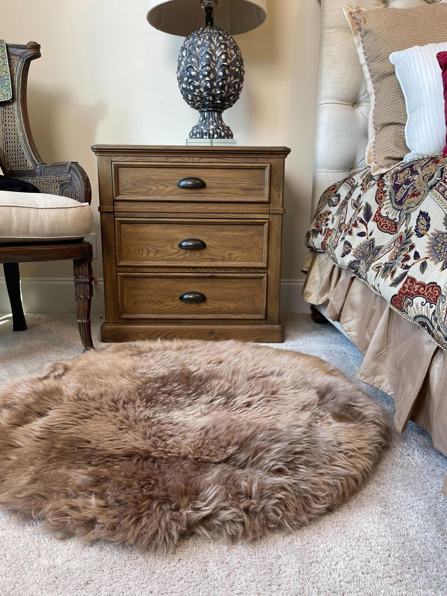 Beige 2' x 2' Sheepskin Round Area Rug 100% Genuine Luxury Soft Touch Shaggy Plush Pile