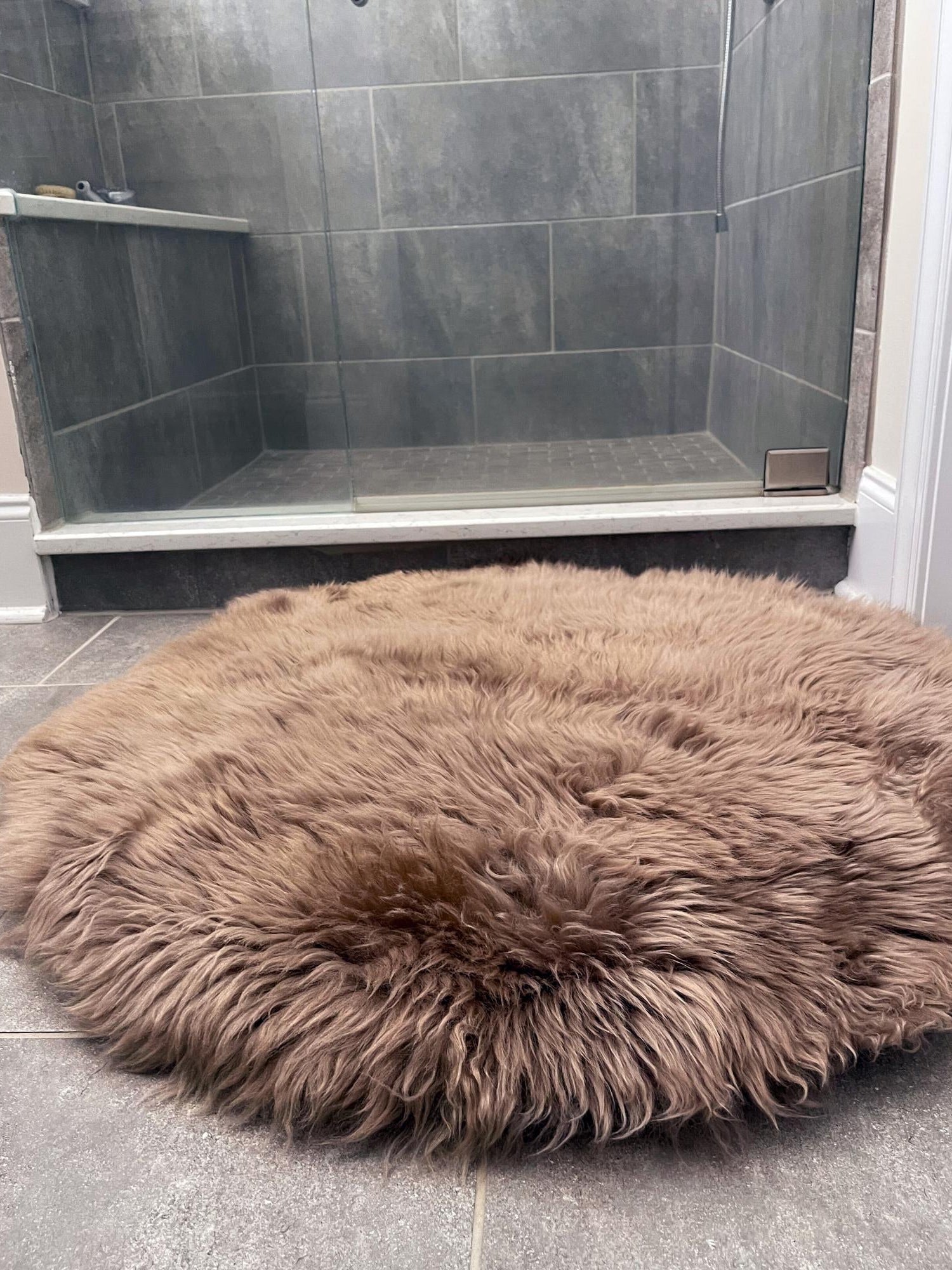 Beige 2' x 2' Sheepskin Round Area Rug 100% Genuine Luxury Soft Touch Shaggy Plush Pile