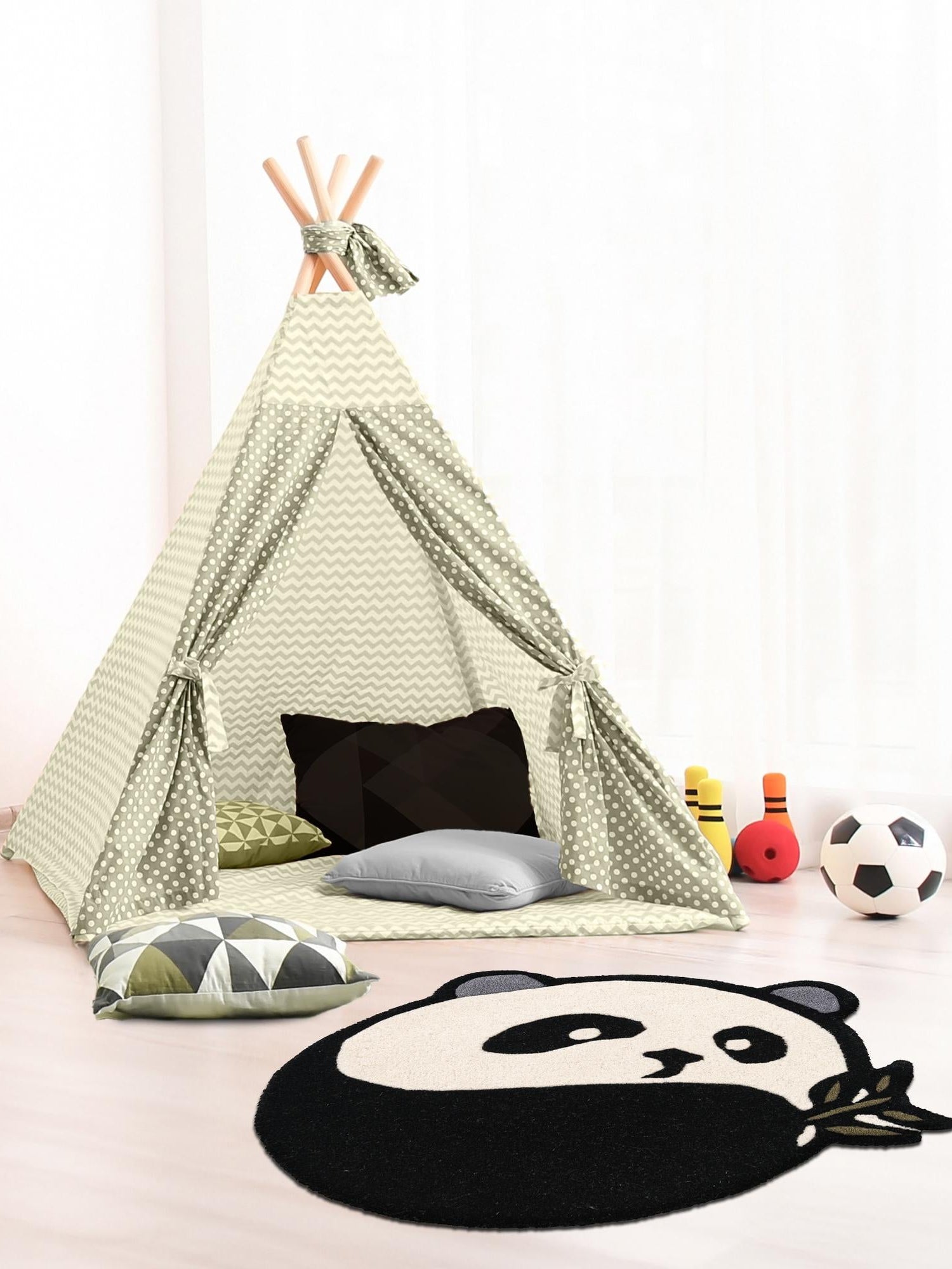 Black and White 4' 1 x 4' 1 Playtime Kids Wool Freeform Area Rug for Baby Nursery, Toddler Playroom, Bedrooms