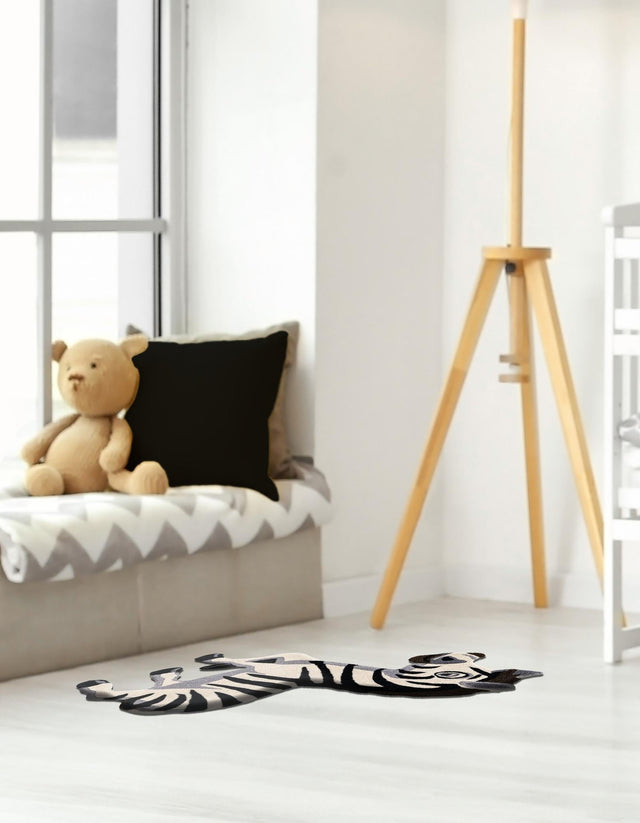 White and Black 4' 6 x 5' 1 Playtime Kids Wool Free Form Rug