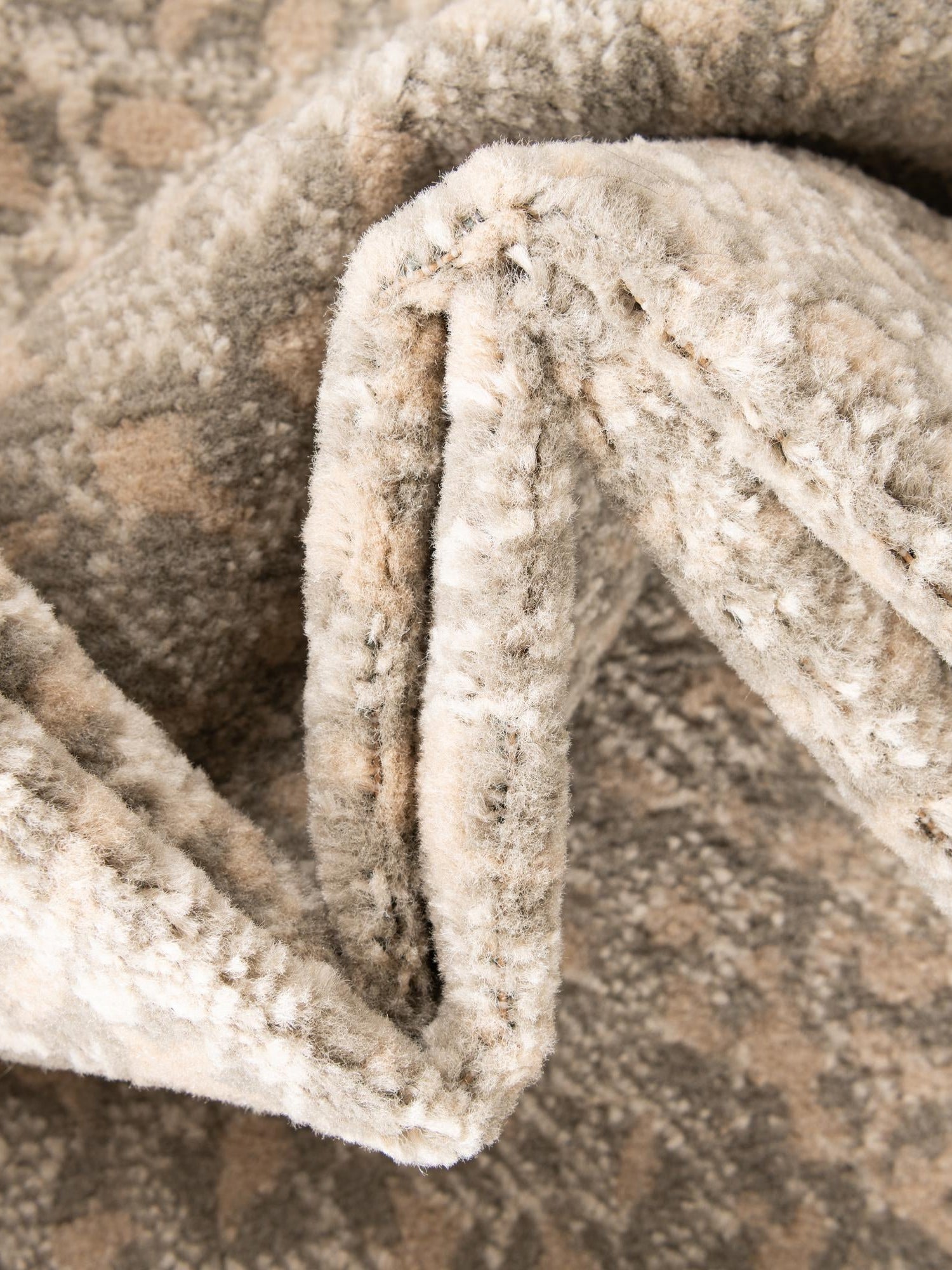 Ivory 5' 1 x 8' Wildlife Rectangle Area Rug Animal Print Safari Jungle Inspired Carpet for Unique Modern Interior Design for Sale at Rug Engine