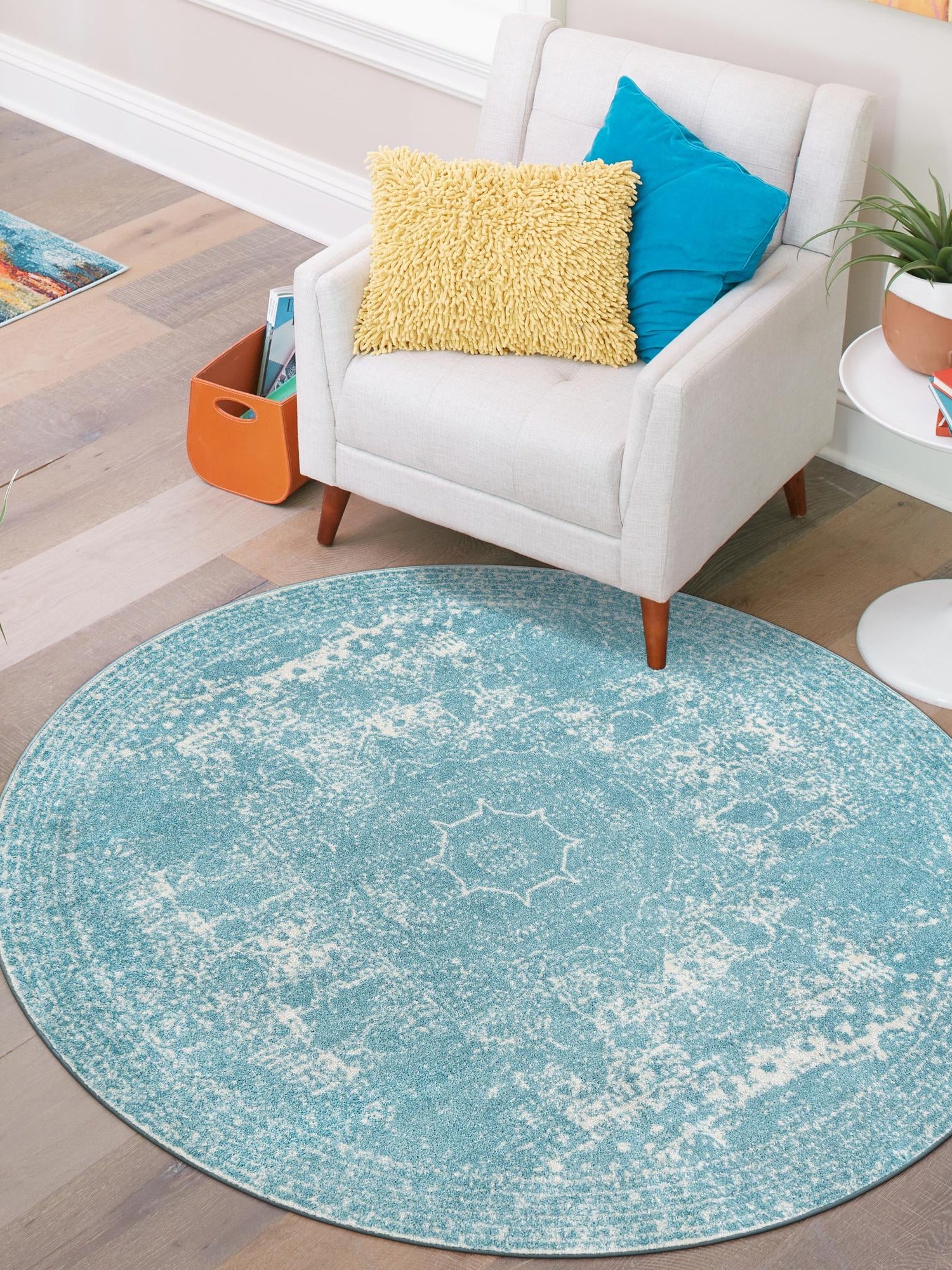 Aqua 7' 10 x 7' 10 Bromley Round Area Rug 100% Polypropylene With Cotton Backing Vintage Distressed Colorful Traditional Carpet for Living Dining Rooms Offices for Sale at Rug Engine