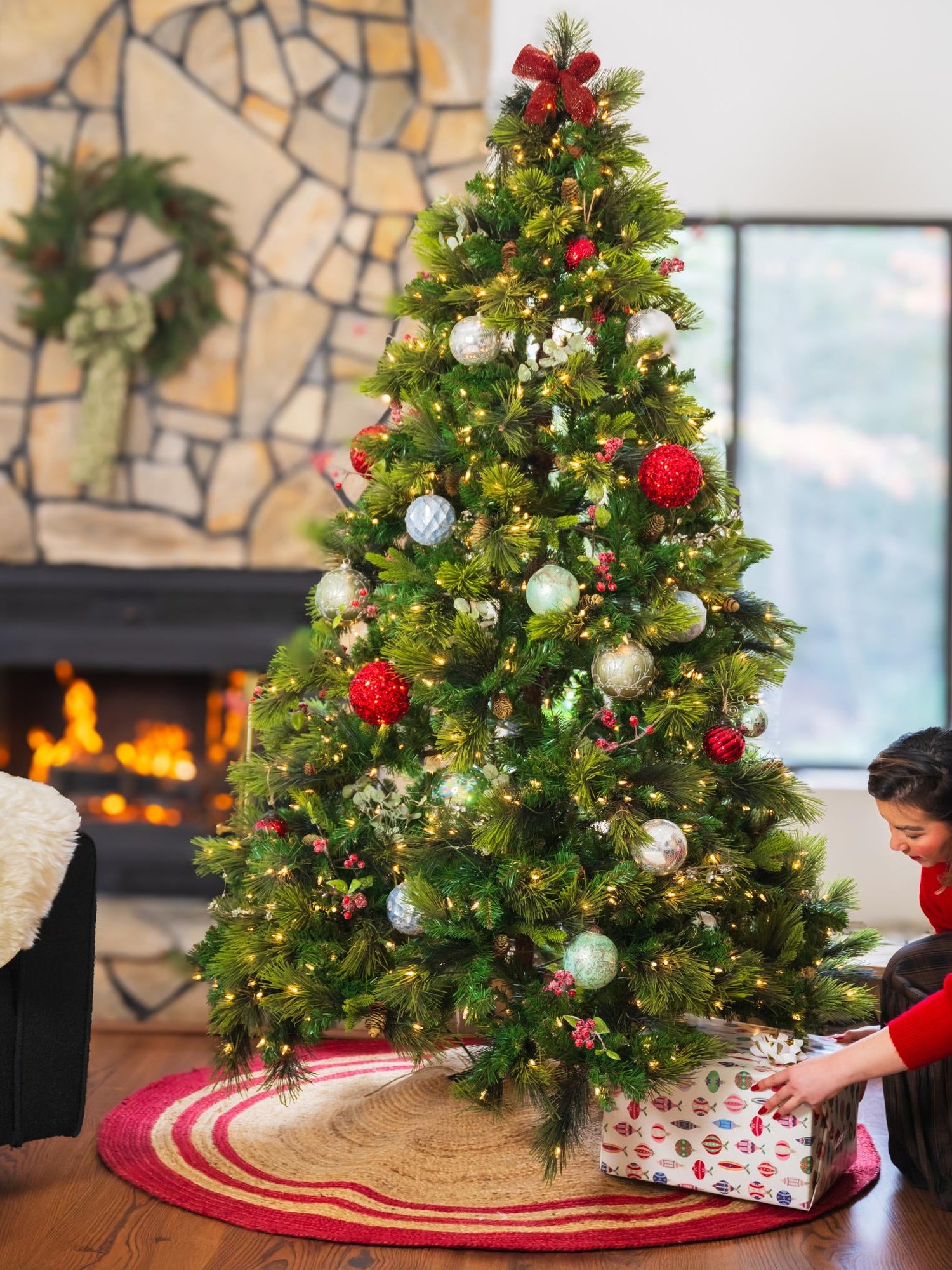 Seasonal Festive Natural and Red 3' 1 x 3' 1 Christmas Tree Skirt Round Area Rug 100% Jute All Natural Eco-Friendly Holiday Carpet Mat for Under Christmas Trees for Sale at Rug Engine