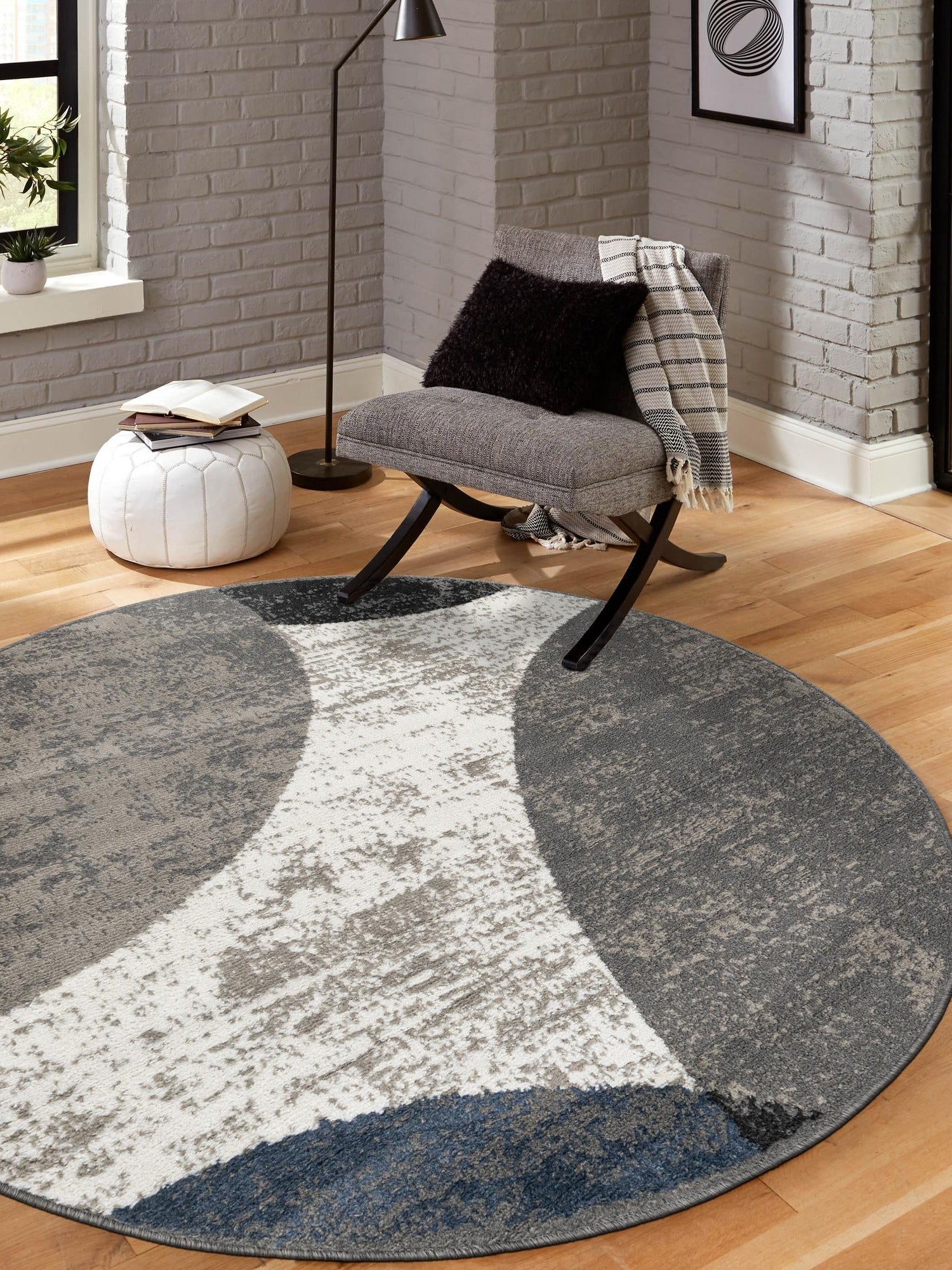 Multicolor 4' 1 x 4' 1 Norge Round Area Rug 100% Polypropylene Easy Clean Non Shed Stain Resistant Modern Carpet for Home Interior Design for Sale at Rug Engine