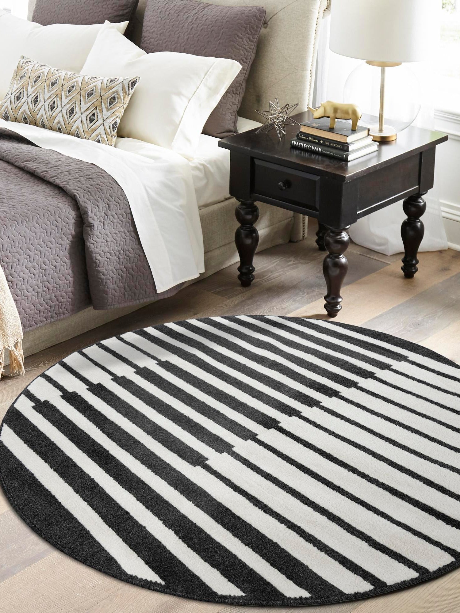 Black 4' 1 x 4' 1 Norge Round Area Rug 100% Polypropylene Easy Clean Non Shed Stain Resistant Modern Carpet for Home Interior Design for Sale at Rug Engine