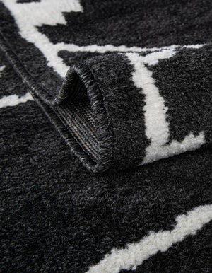 Black 7' 10 x 7' 10 Norge Round Area Rug 100% Polypropylene Easy Clean Non Shed Stain Resistant Modern Carpet for Home Interior Design for Sale at Rug Engine