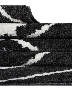 Black 7' 10 x 7' 10 Norge Round Area Rug 100% Polypropylene Easy Clean Non Shed Stain Resistant Modern Carpet for Home Interior Design for Sale at Rug Engine