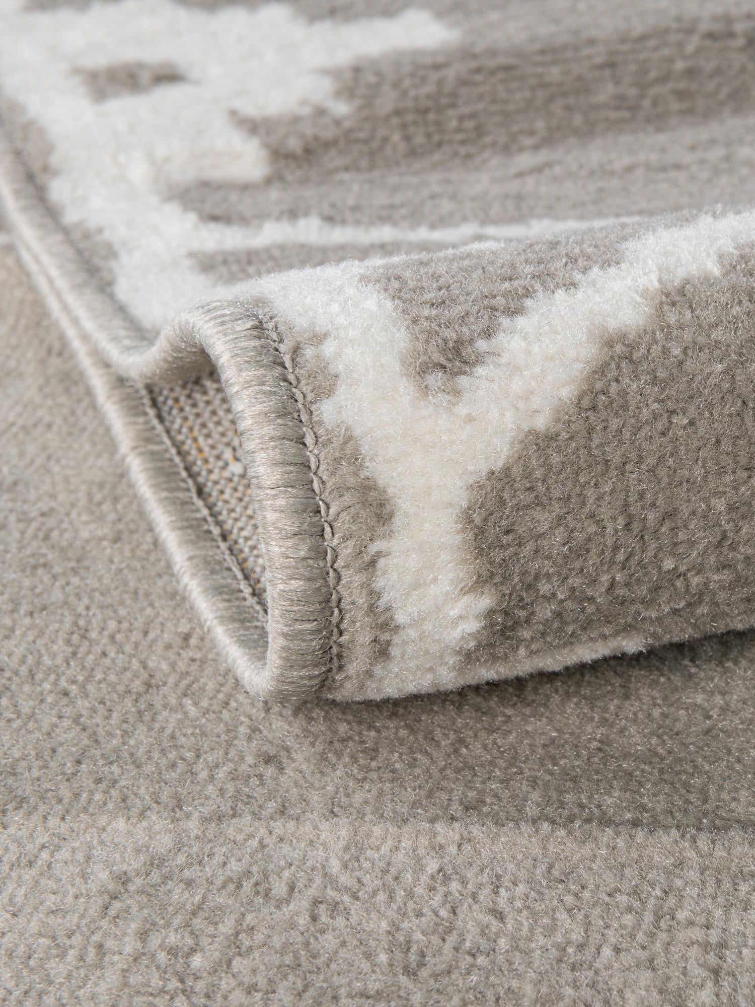 Gray 5' 1 x 5' 1 Norge Round Area Rug 100% Polypropylene Easy Clean Non Shed Stain Resistant Modern Carpet for Home Interior Design for Sale at Rug Engine