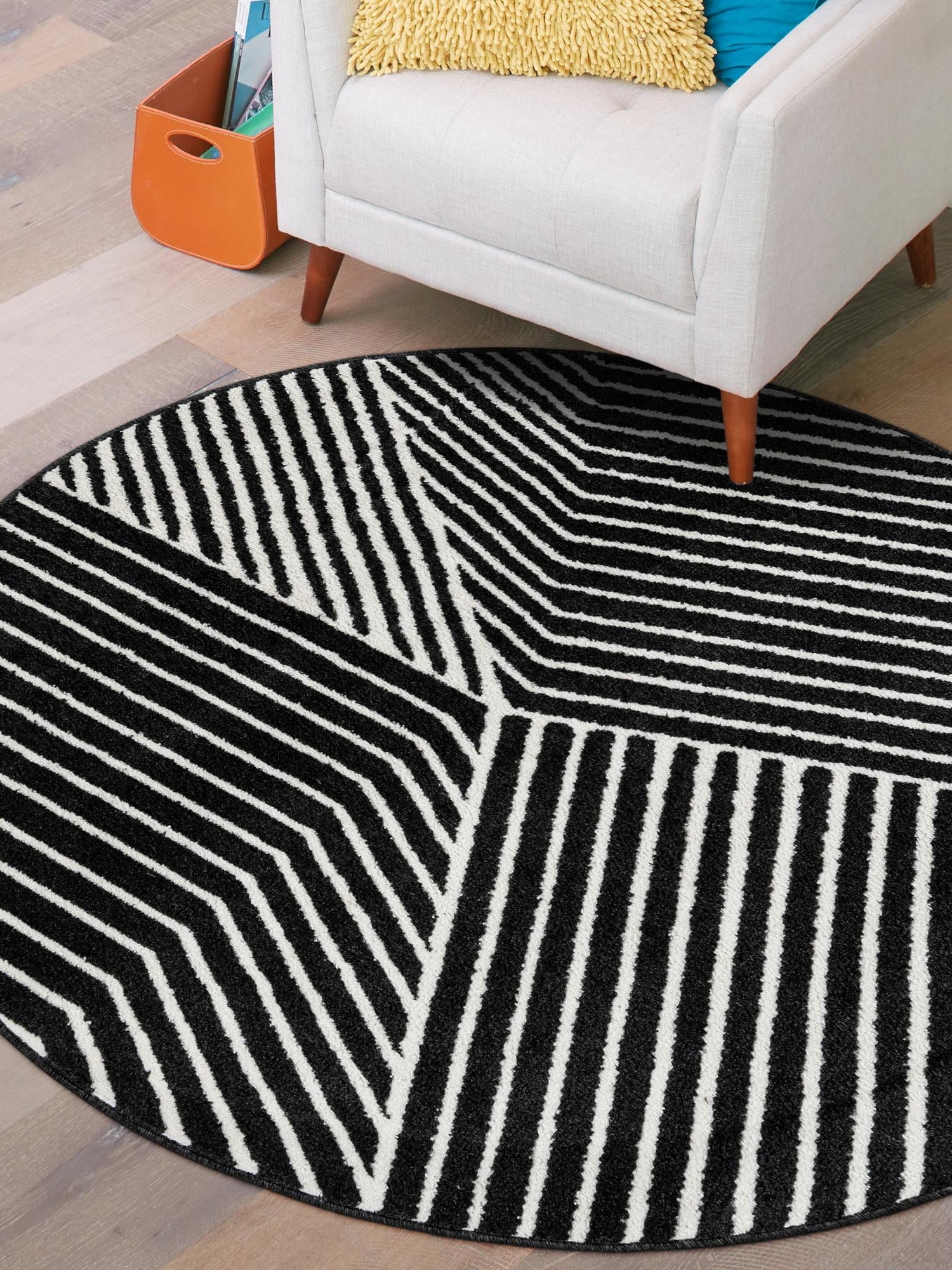 Black 7' 10 x 7' 10 Norge Round Area Rug 100% Polypropylene Easy Clean Non Shed Stain Resistant Modern Carpet for Home Interior Design for Sale at Rug Engine