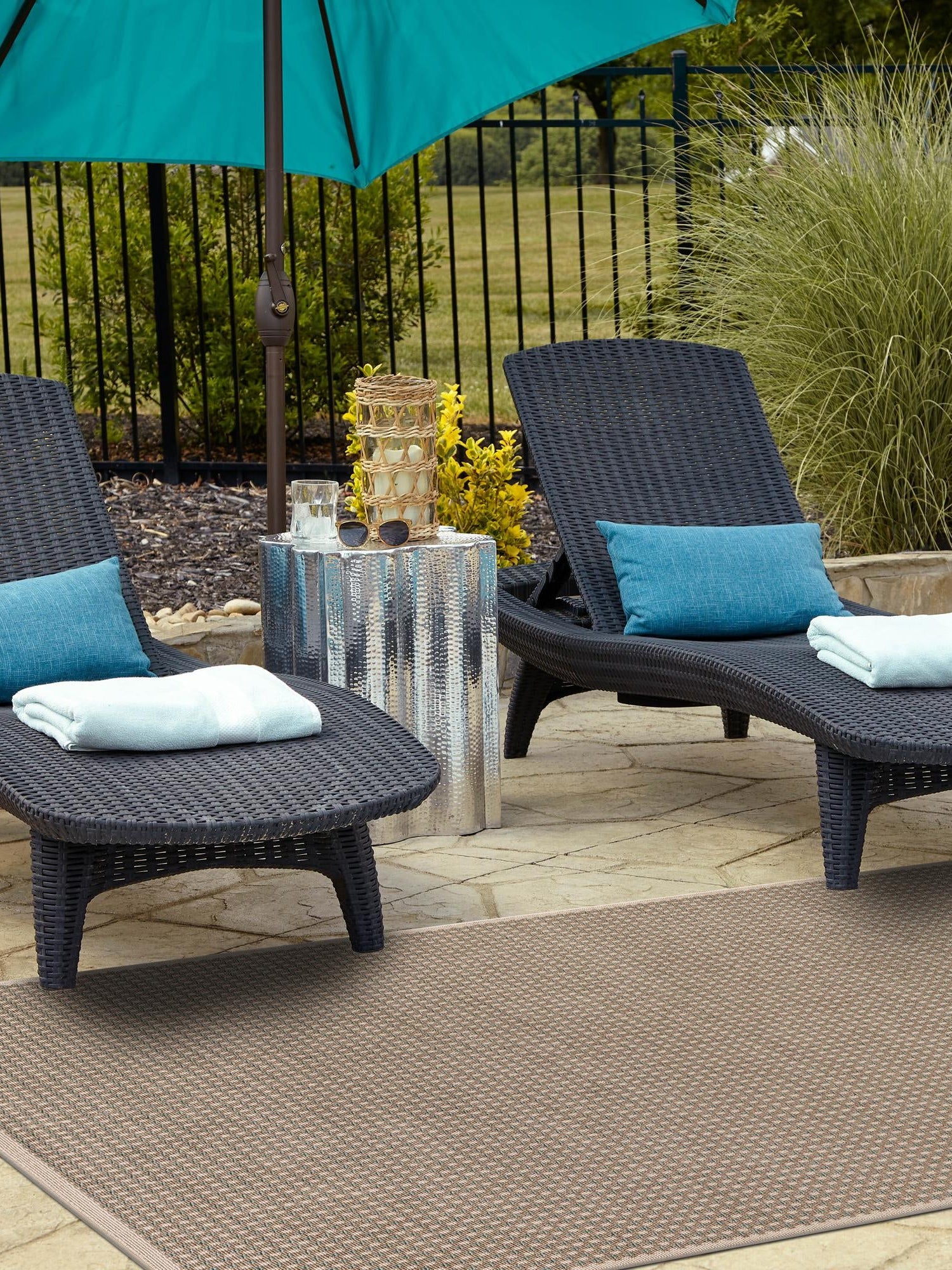 Brown 2' x 3' 1 Outdoor Border Rectangle Area Rug Weather Resistant for Patio, Deck, Terrace, Balcony, Porch 100% Polypropylene Classic Bordered Carpet for Sale at Rug Engine