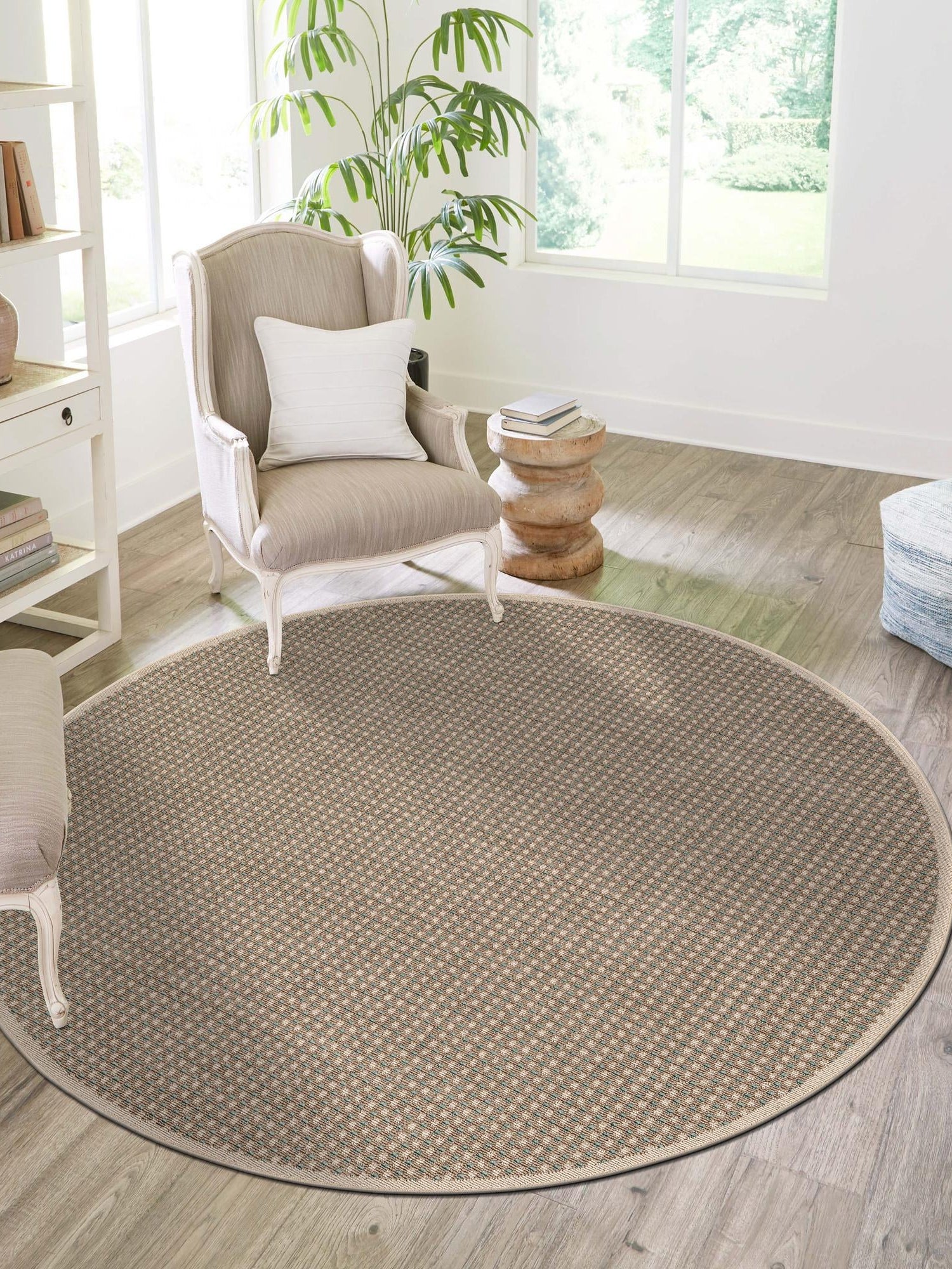 Brown 5' 1 x 5' 1 Outdoor Border Round Area Rug Weather Resistant for Patio, Deck, Terrace, Balcony, Porch 100% Polypropylene Classic Bordered Carpet for Sale at Rug Engine