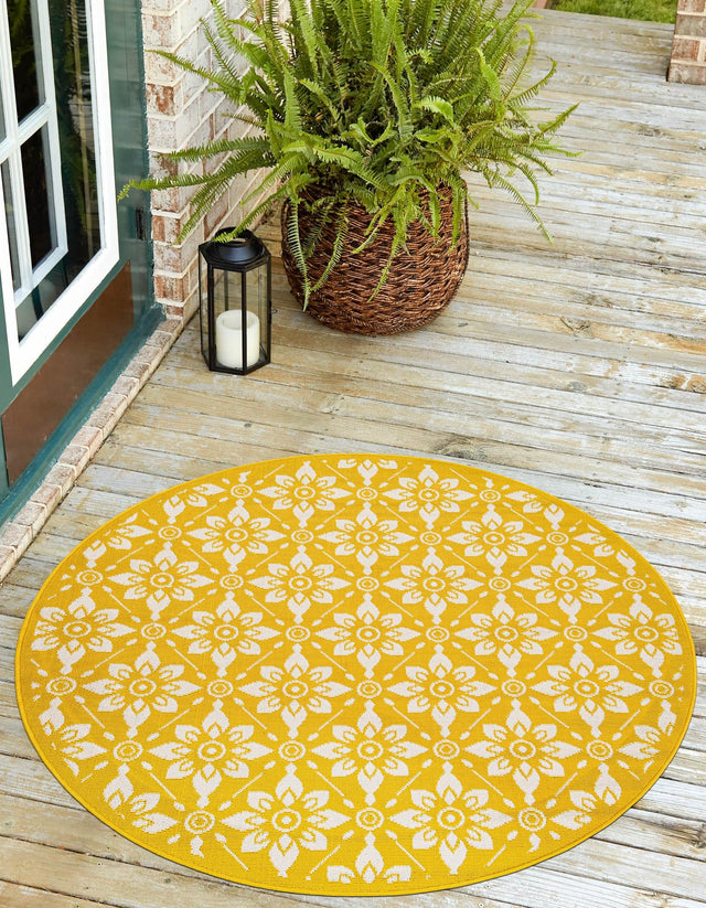 Yellow 5' 1 x 5' 1 Outdoor Trellis Round Area Rug Weather Resistant for Patio, Deck, Terrace, Balcony, Porch Geometric Design Water Safe Outside Carpet for Sale at Rug Engine