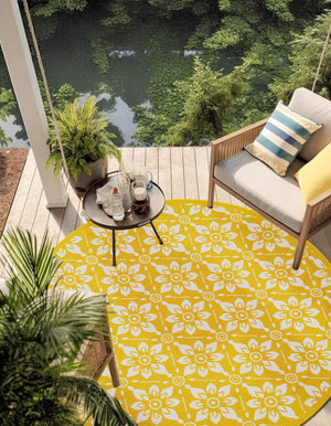 Yellow 4' 1 x 4' 1 Outdoor Trellis Round Area Rug Weather Resistant for Patio, Deck, Terrace, Balcony, Porch Geometric Design Water Safe Outside Carpet for Sale at Rug Engine