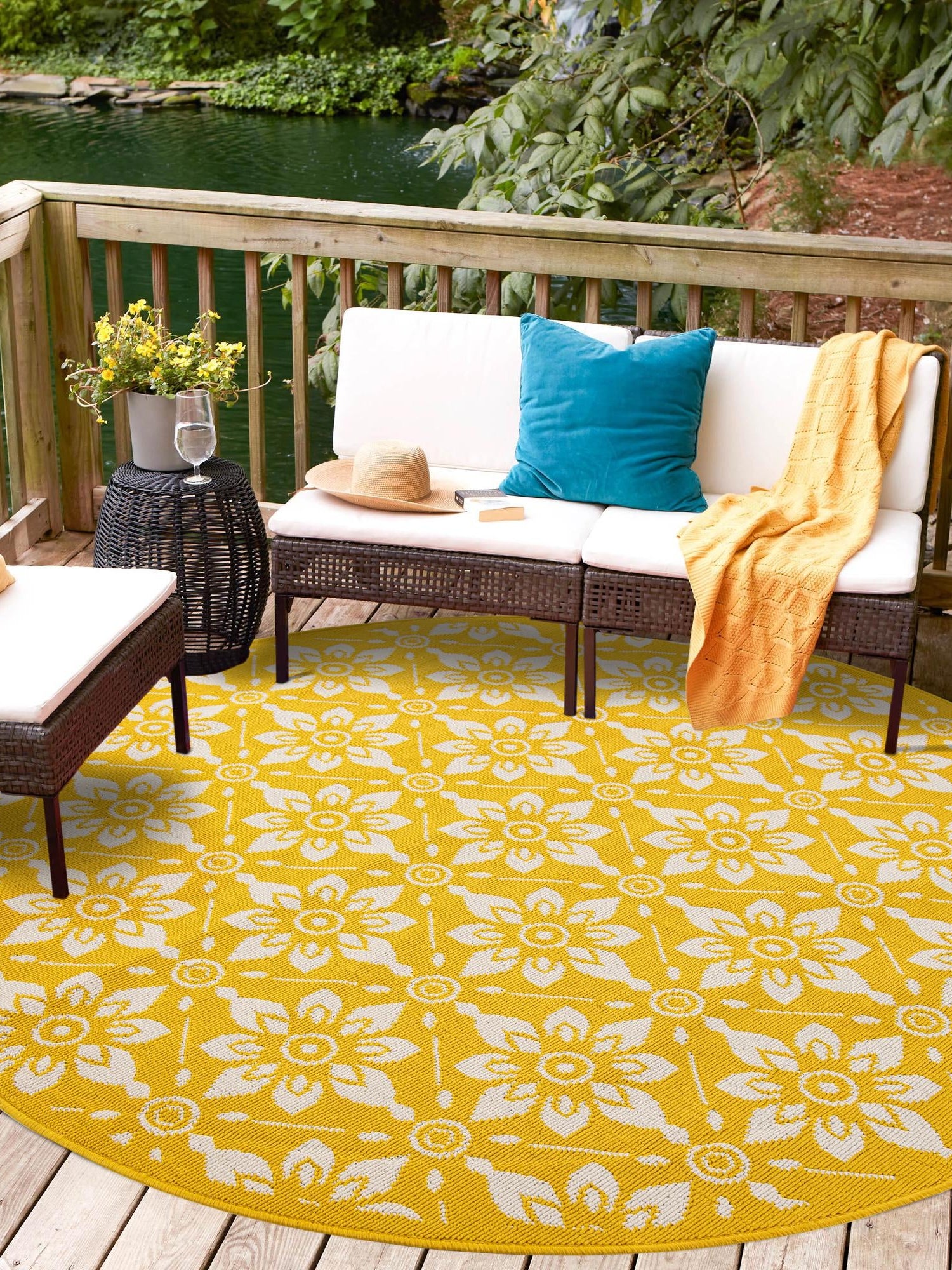 Yellow 4' 1 x 4' 1 Outdoor Trellis Round Area Rug Weather Resistant for Patio, Deck, Terrace, Balcony, Porch Geometric Design Water Safe Outside Carpet for Sale at Rug Engine
