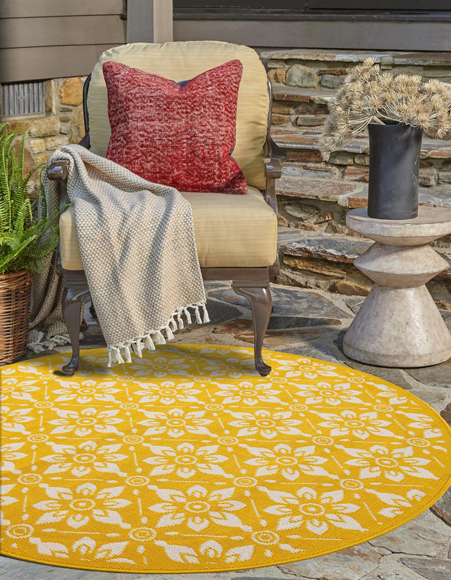 Yellow 5' 1 x 5' 1 Outdoor Trellis Round Area Rug Weather Resistant for Patio, Deck, Terrace, Balcony, Porch Geometric Design Water Safe Outside Carpet for Sale at Rug Engine