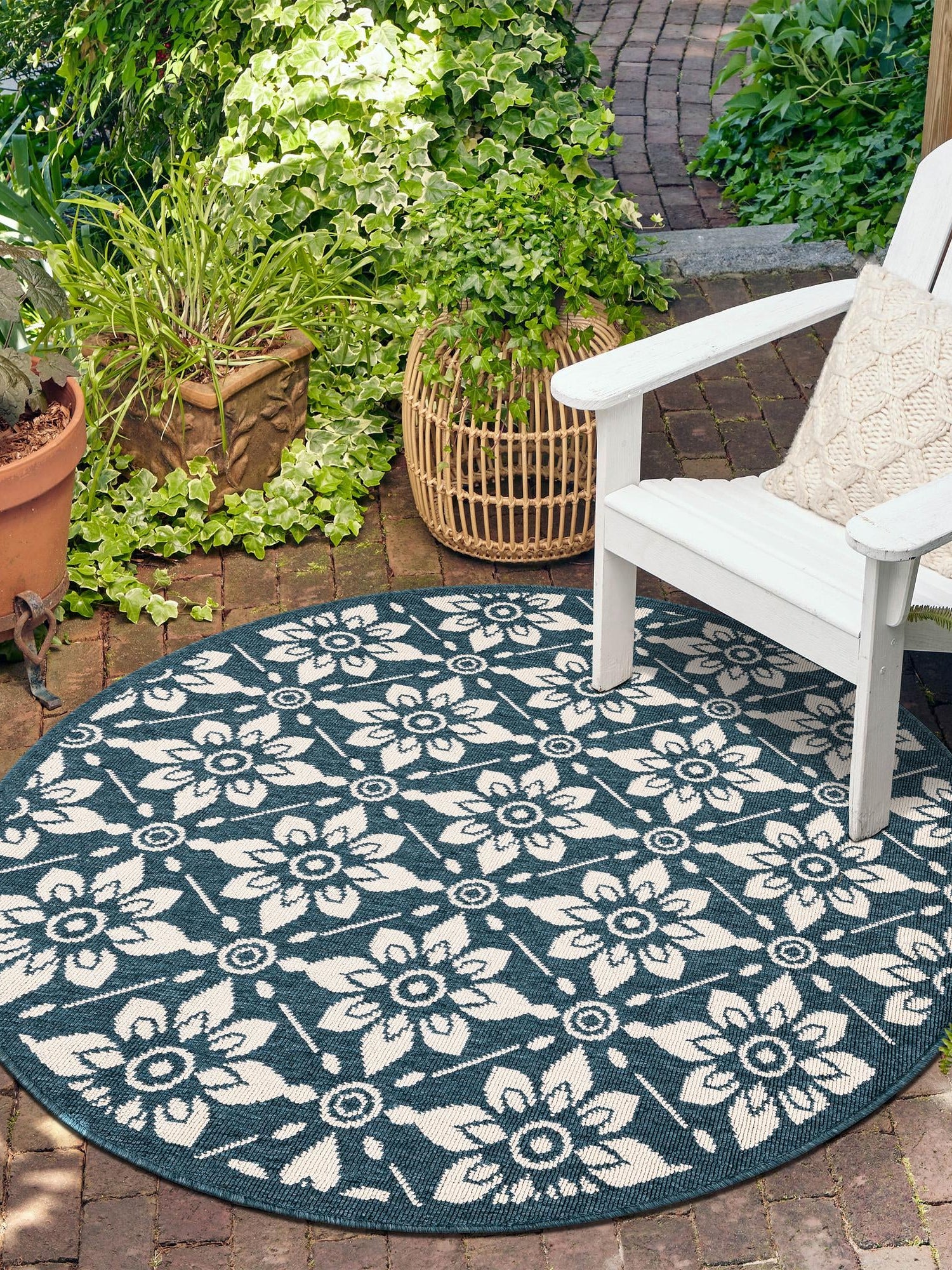 Navy Blue 5' 1 x 5' 1 Outdoor Trellis Round Area Rug Weather Resistant for Patio, Deck, Terrace, Balcony, Porch Geometric Design Water Safe Outside Carpet for Sale at Rug Engine