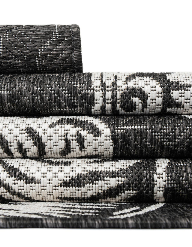 Black and White 10' x 10' Outdoor Coastal Round Area Rug Weather Resistant for Patio, Deck, Terrace, Balcony, Porch 100% Polypropylene Coastal Decor Carpet for Sale at Rug Engine
