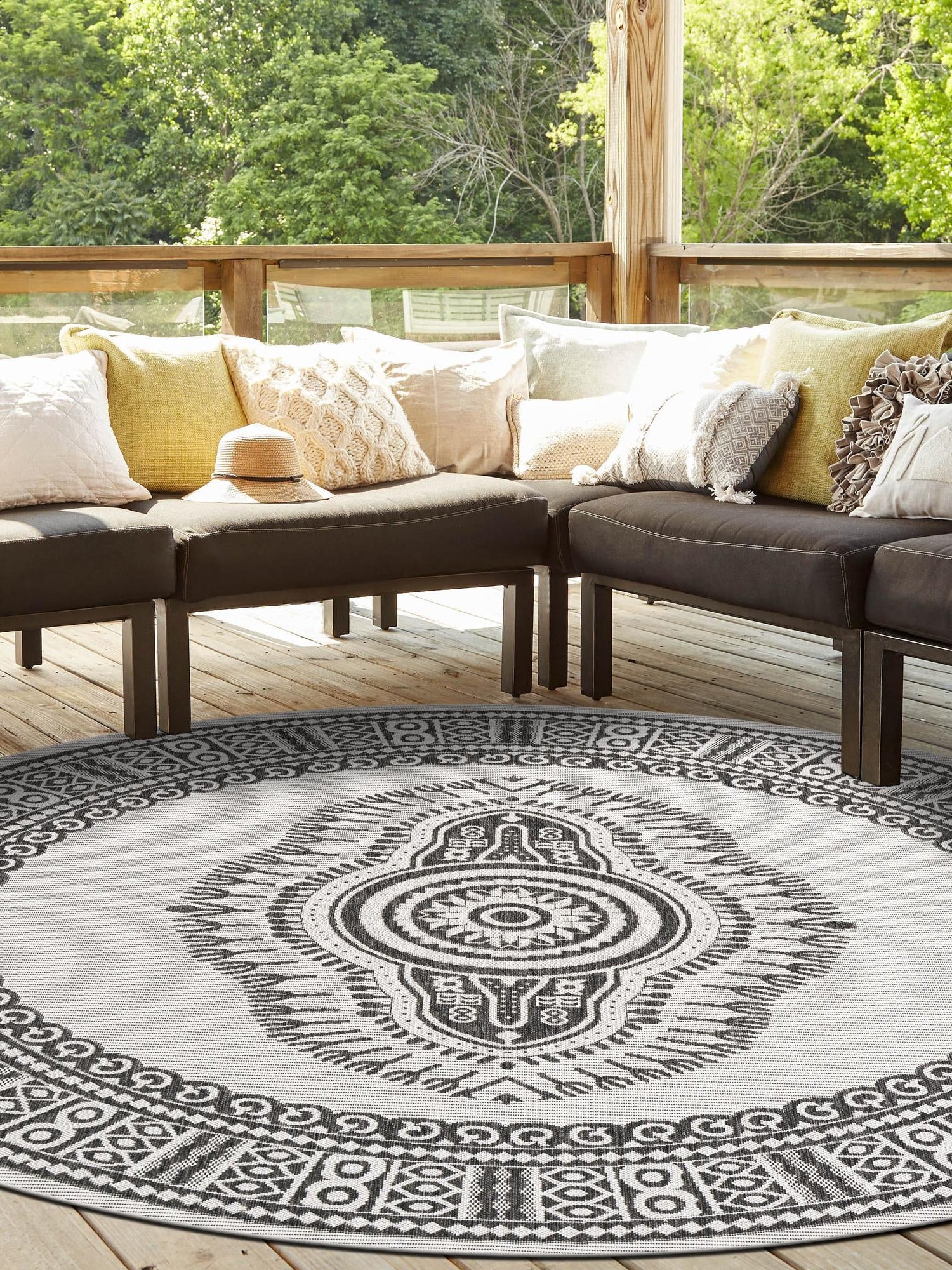 White and Black 7' 10 x 7' 10 Outdoor Traditional Round Area Rug Weather Resistant for Patio, Deck, Terrace, Balcony, Porch Classical Design Outside Carpet for Sale at Rug Engine