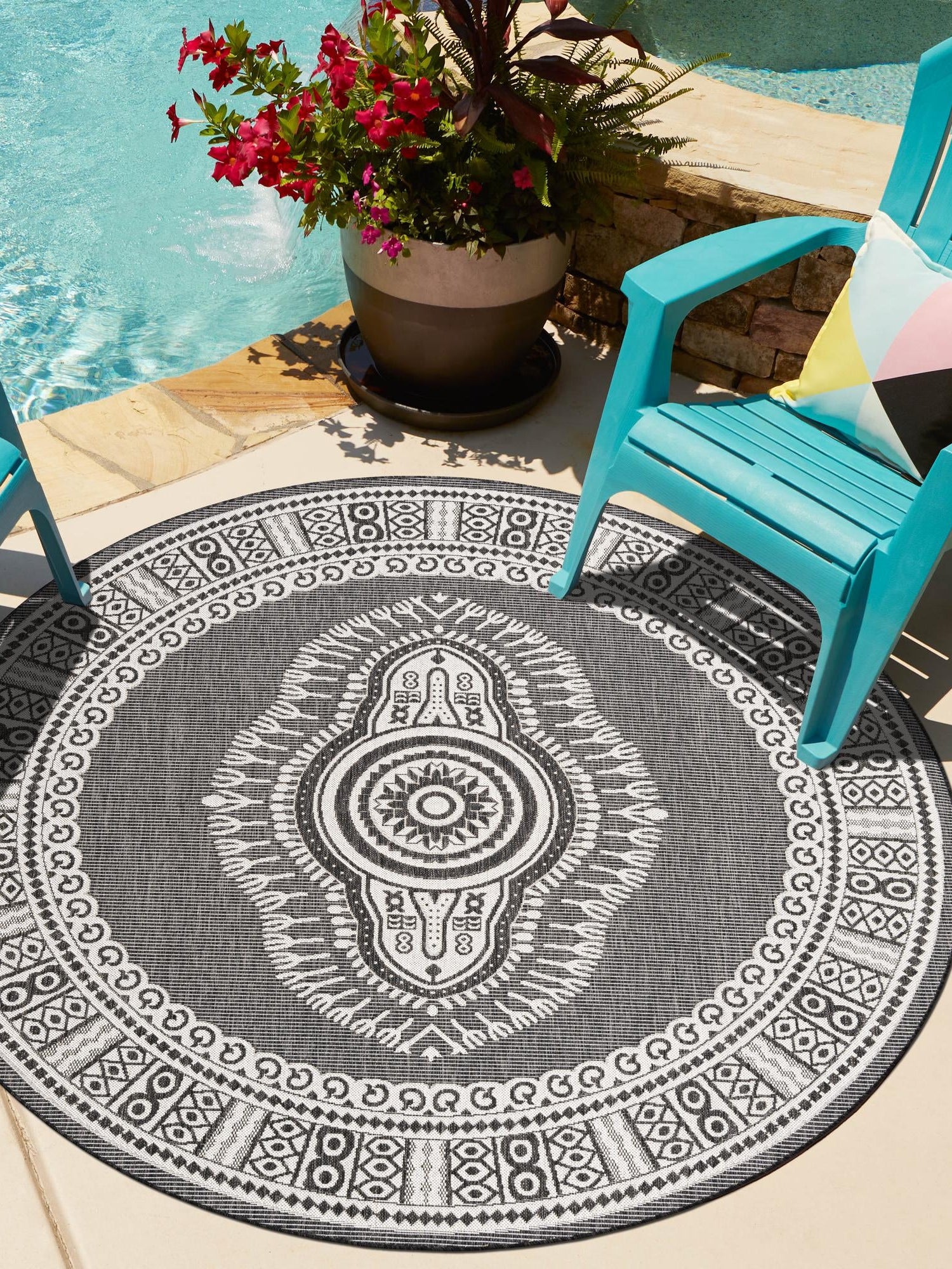 Black and White 3' 1 x 3' 1 Outdoor Traditional Round Area Rug Weather Resistant for Patio, Deck, Terrace, Balcony, Porch Classical Design Outside Carpet for Sale at Rug Engine