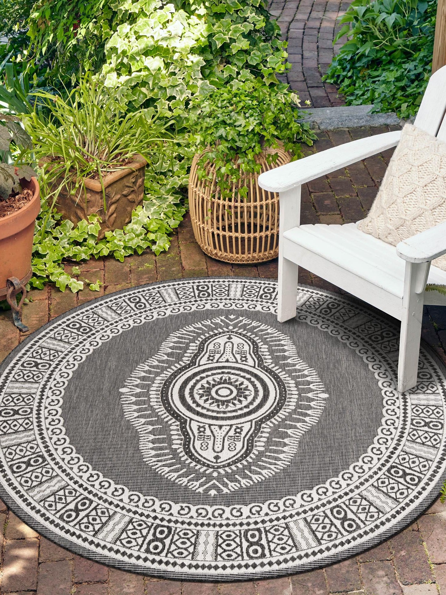 Black and White 7' 10 x 7' 10 Outdoor Traditional Round Area Rug Weather Resistant for Patio, Deck, Terrace, Balcony, Porch Classical Design Outside Carpet for Sale at Rug Engine