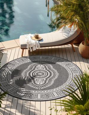 Black and White 7' 10 x 7' 10 Outdoor Traditional Round Area Rug Weather Resistant for Patio, Deck, Terrace, Balcony, Porch Classical Design Outside Carpet for Sale at Rug Engine