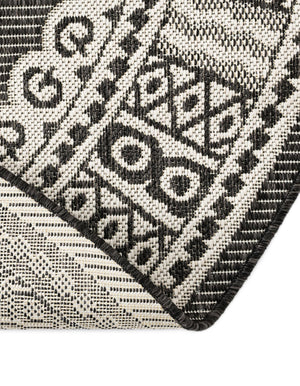 Black and White 10' x 10' Outdoor Traditional Round Area Rug Weather Resistant for Patio, Deck, Terrace, Balcony, Porch Classical Design Outside Carpet for Sale at Rug Engine