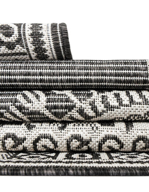 Black and White 10' x 10' Outdoor Traditional Round Area Rug Weather Resistant for Patio, Deck, Terrace, Balcony, Porch Classical Design Outside Carpet for Sale at Rug Engine