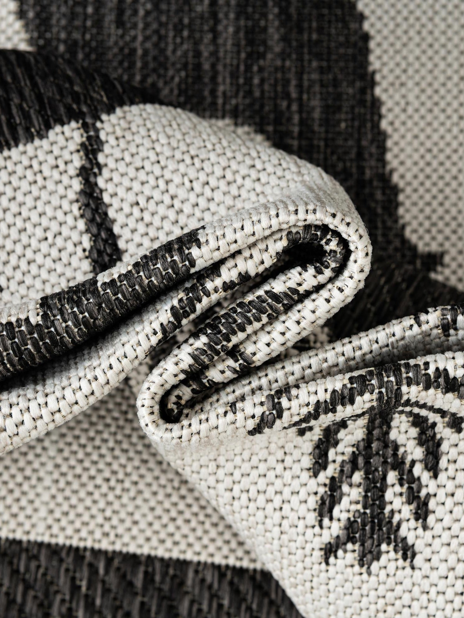 Seasonal Festive Black and White 4' 1 x 6' 1 Outdoor Holiday Rectangle Area Rug Weather Resistant for Patio, Deck, Terrace, Balcony, Porch