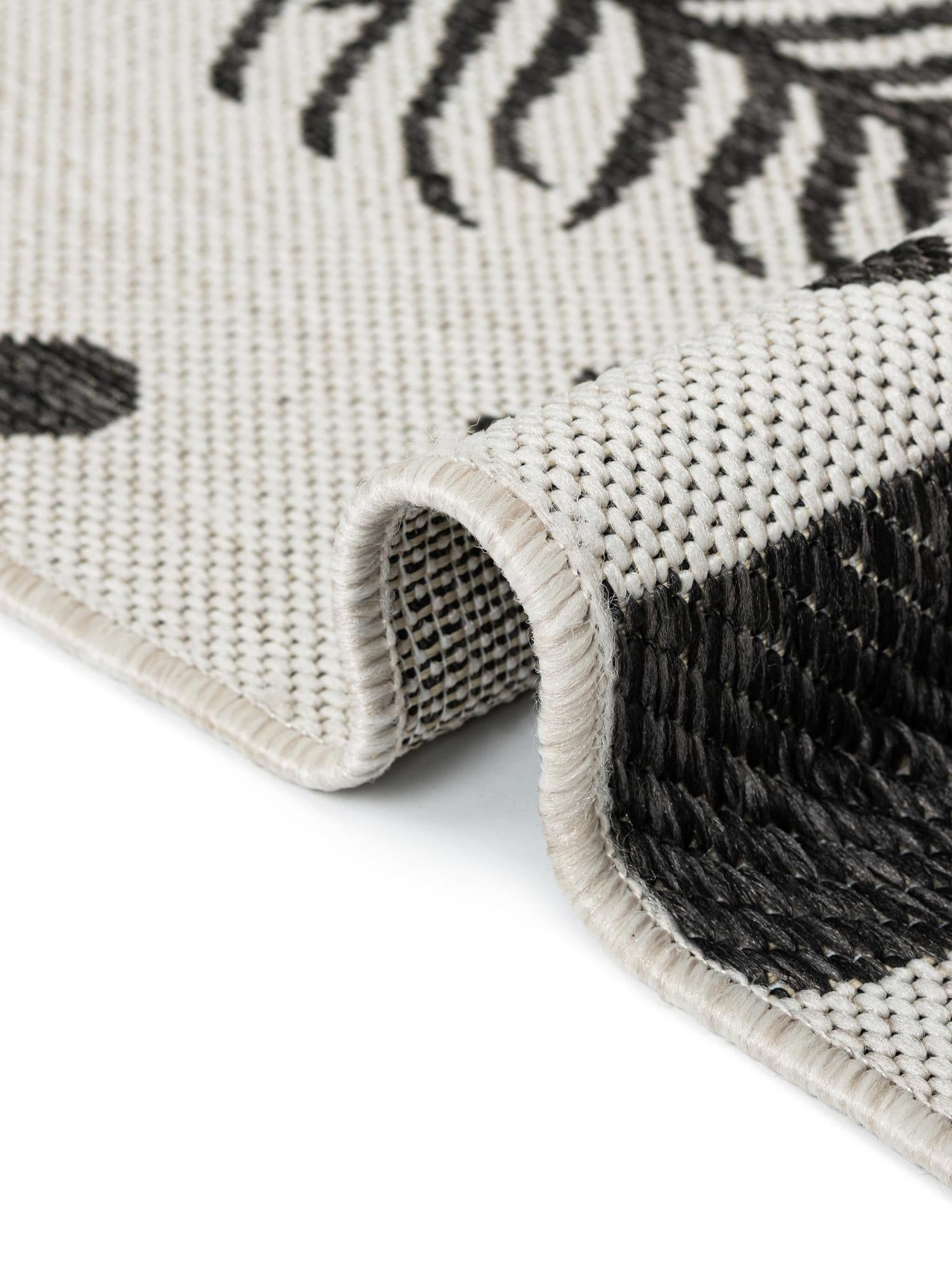 Seasonal Festive Black and White 4' 1 x 6' 1 Outdoor Holiday Rectangle Area Rug Weather Resistant for Patio, Deck, Terrace, Balcony, Porch