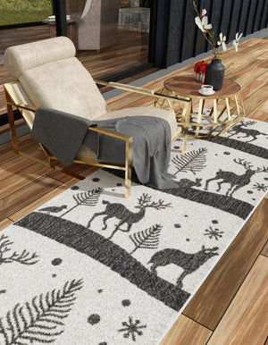 Black and White 2' x 5' 3 Outdoor Holiday Runner Rug