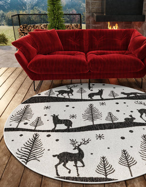 Black and White 5' 3 x 5' 3 Outdoor Holiday Round Rug