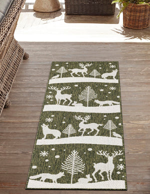 Green 2' x 8' Outdoor Holiday Runner Rug