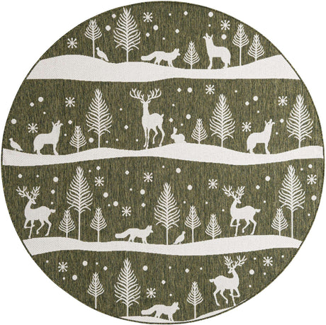 Green 8' x 8' Outdoor Holiday Round Rug