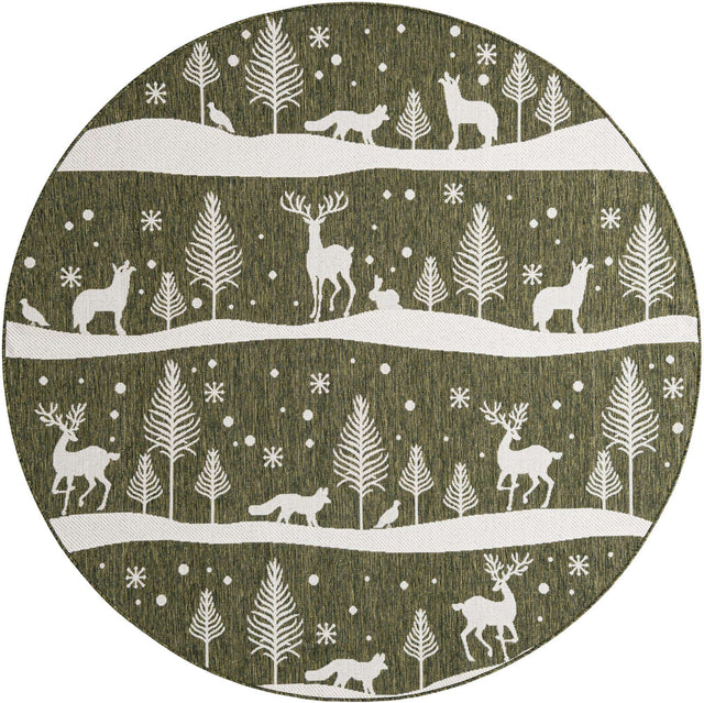 Green 8' x 8' Outdoor Holiday Round Rug