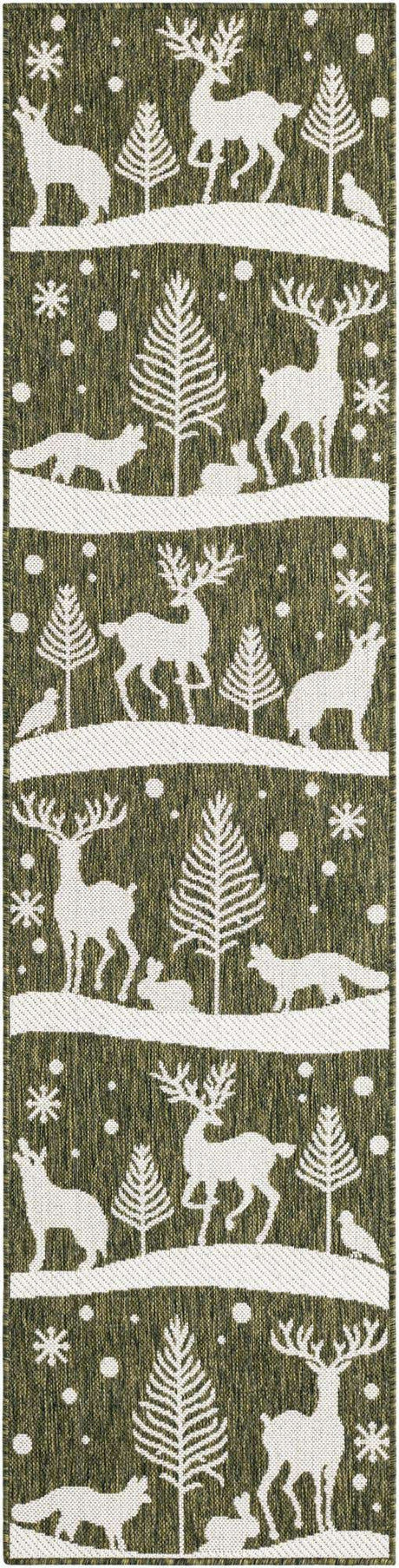 Green 2' x 8' Outdoor Holiday Runner Rug