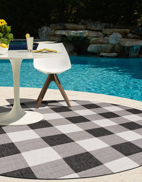 Black and White 7' 10 x 7' 10 Outdoor Checkered Round Area Rug Weather Resistant for Patio, Deck, Terrace, Balcony, Porch 100% Polypropylene Geometric Carpet for Sale at Rug Engine