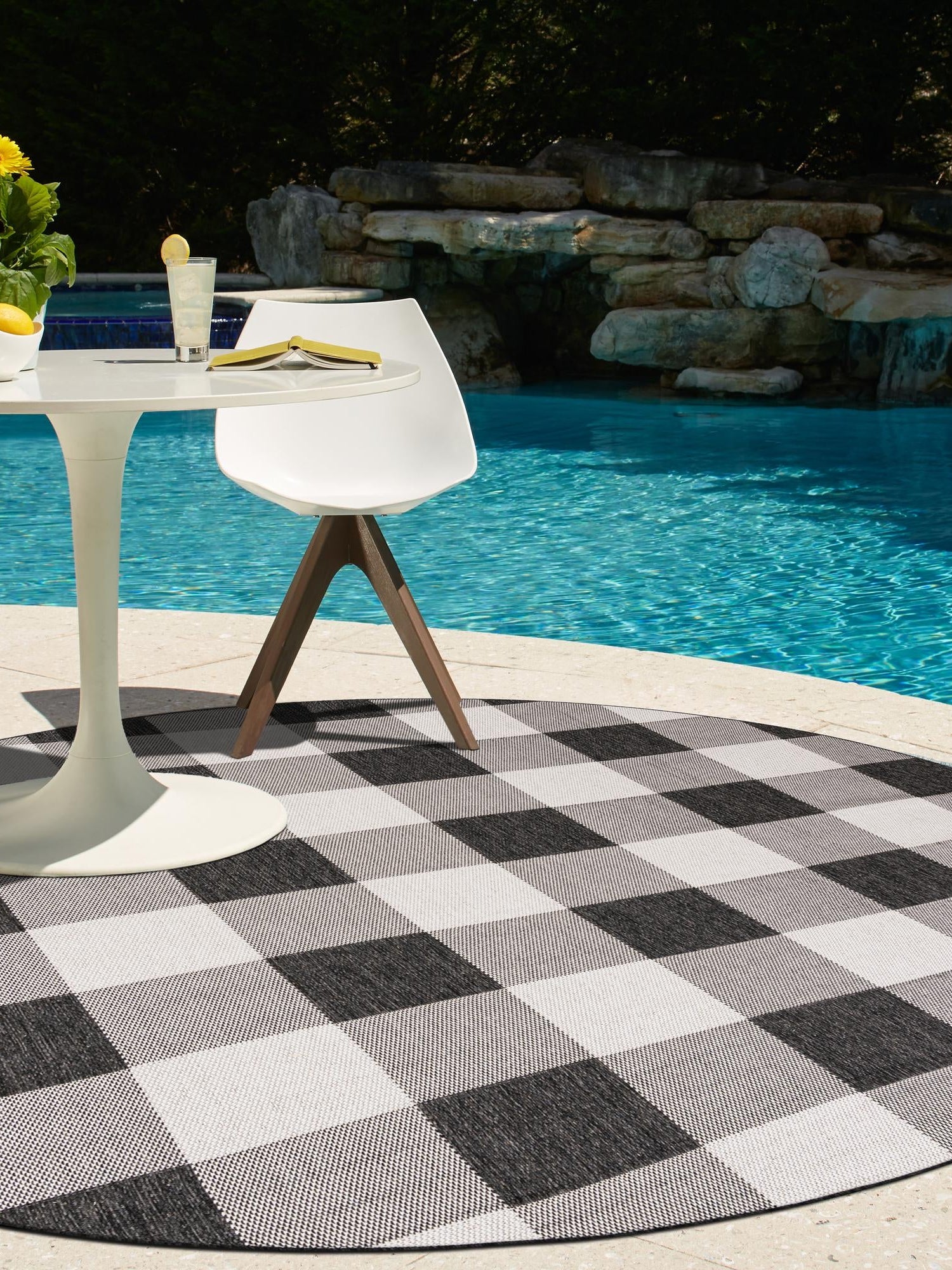 Black and White 3' 1 x 3' 1 Outdoor Checkered Round Area Rug Weather Resistant for Patio, Deck, Terrace, Balcony, Porch 100% Polypropylene Geometric Carpet for Sale at Rug Engine