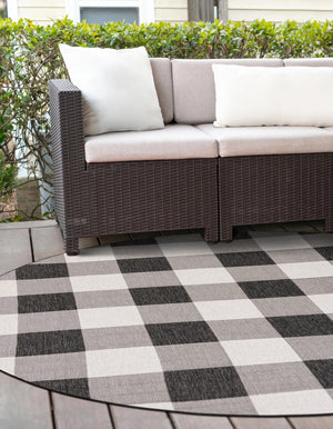 Black and White 7' 10 x 7' 10 Outdoor Checkered Round Area Rug Weather Resistant for Patio, Deck, Terrace, Balcony, Porch 100% Polypropylene Geometric Carpet for Sale at Rug Engine