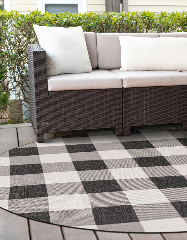 Black and White 7' 10 x 7' 10 Outdoor Checkered Round Area Rug Weather Resistant for Patio, Deck, Terrace, Balcony, Porch 100% Polypropylene Geometric Carpet for Sale at Rug Engine