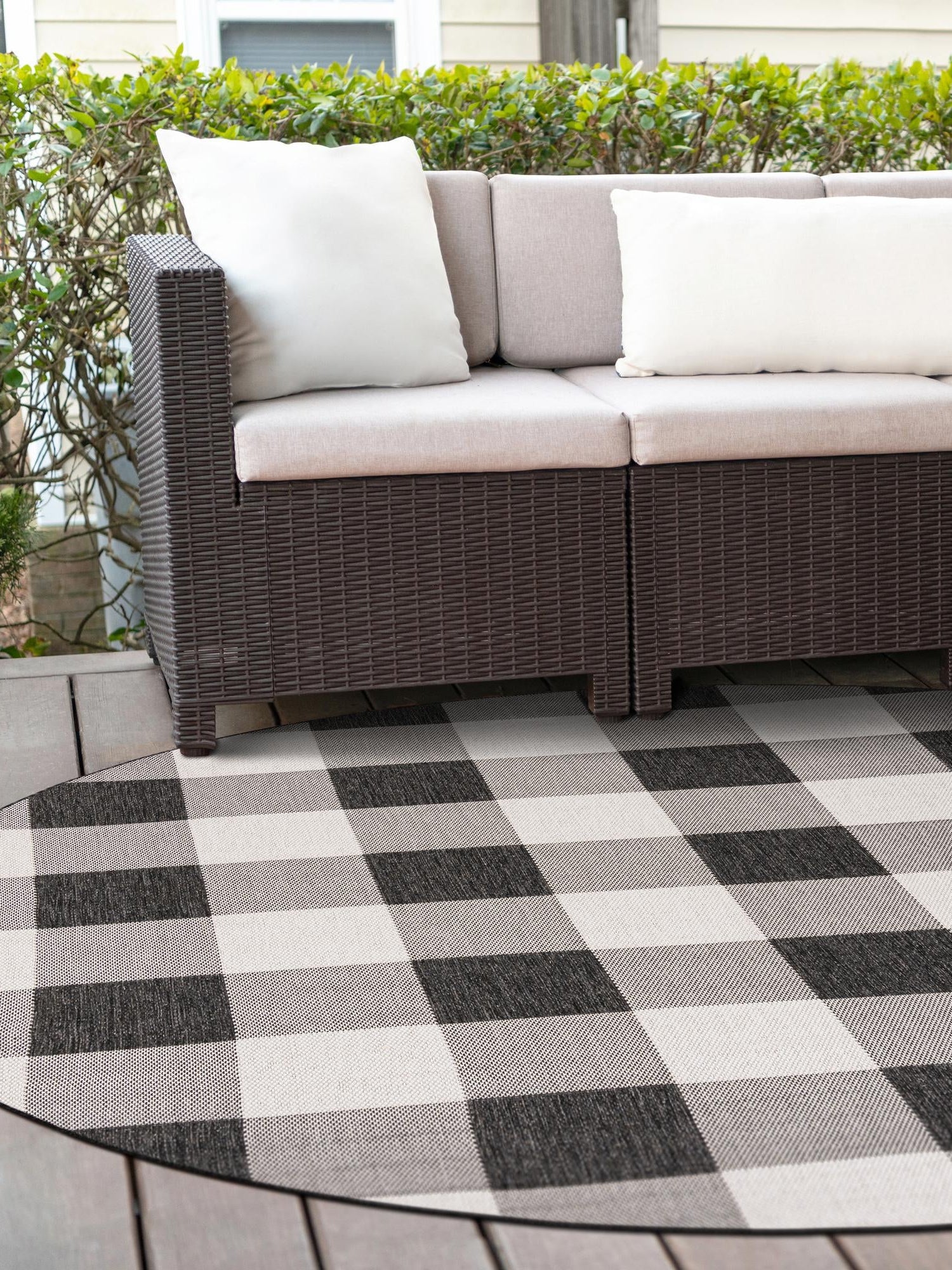 Black and White 3' 1 x 3' 1 Outdoor Checkered Round Area Rug Weather Resistant for Patio, Deck, Terrace, Balcony, Porch 100% Polypropylene Geometric Carpet for Sale at Rug Engine