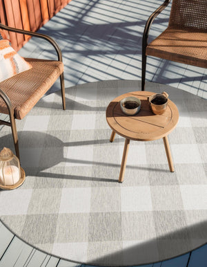 Gray 3' 1 x 3' 1 Outdoor Checkered Round Area Rug Weather Resistant for Patio, Deck, Terrace, Balcony, Porch 100% Polypropylene Geometric Carpet for Sale at Rug Engine