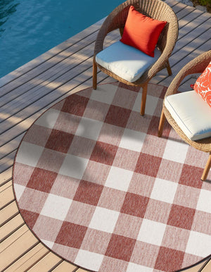 Red 6' 1 x 6' 1 Outdoor Checkered Round Area Rug Weather Resistant for Patio, Deck, Terrace, Balcony, Porch 100% Polypropylene Geometric Carpet for Sale at Rug Engine