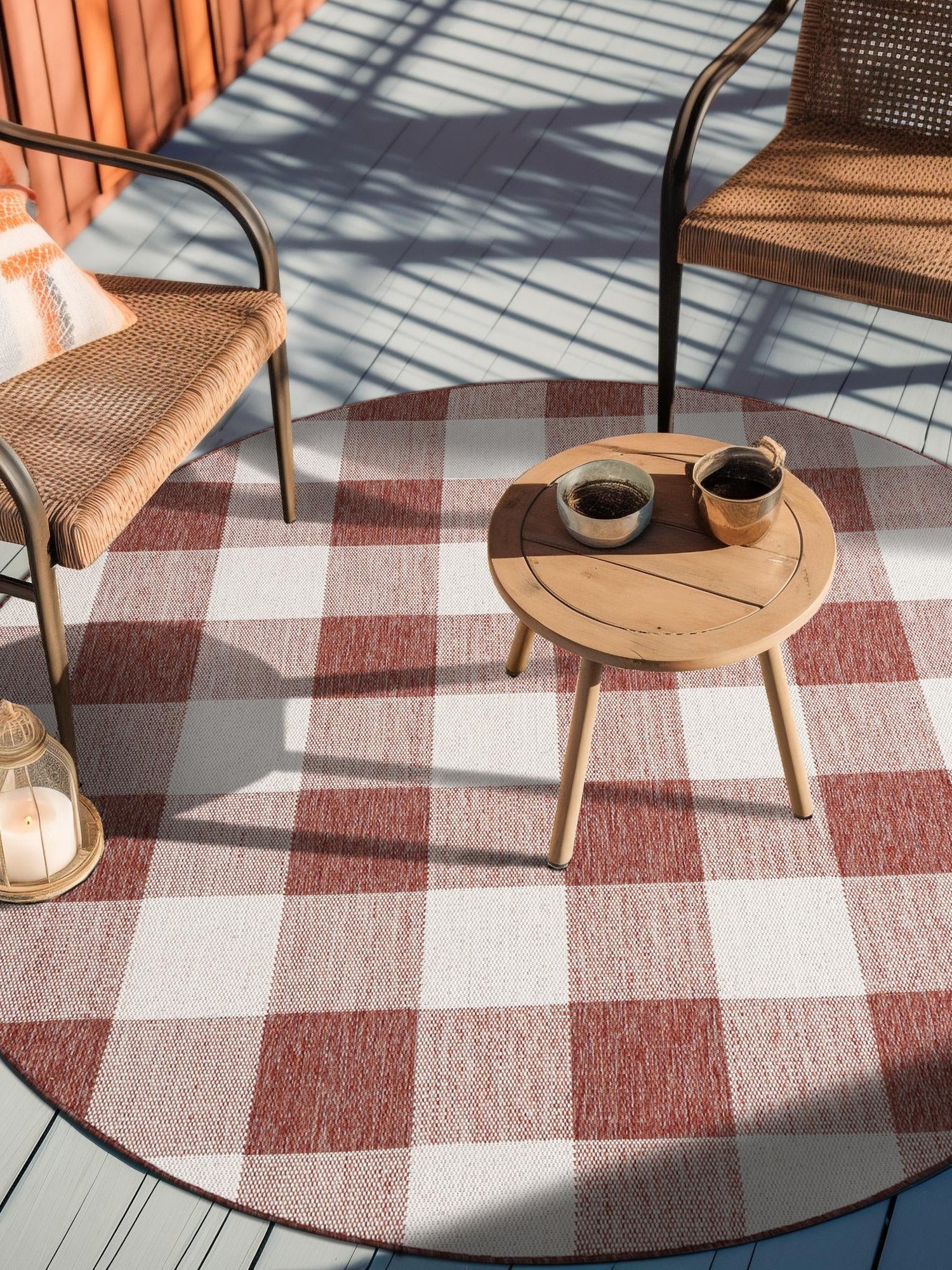 Red 6' 1 x 6' 1 Outdoor Checkered Round Area Rug Weather Resistant for Patio, Deck, Terrace, Balcony, Porch 100% Polypropylene Geometric Carpet for Sale at Rug Engine