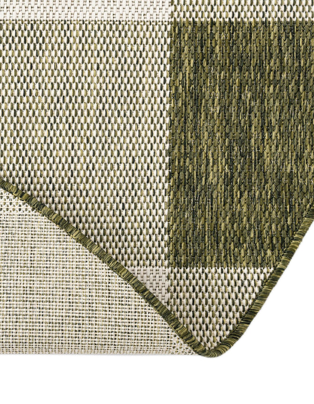 Green 6' 1 x 6' 1 Outdoor Checkered Round Area Rug Weather Resistant for Patio, Deck, Terrace, Balcony, Porch 100% Polypropylene Geometric Carpet for Sale at Rug Engine