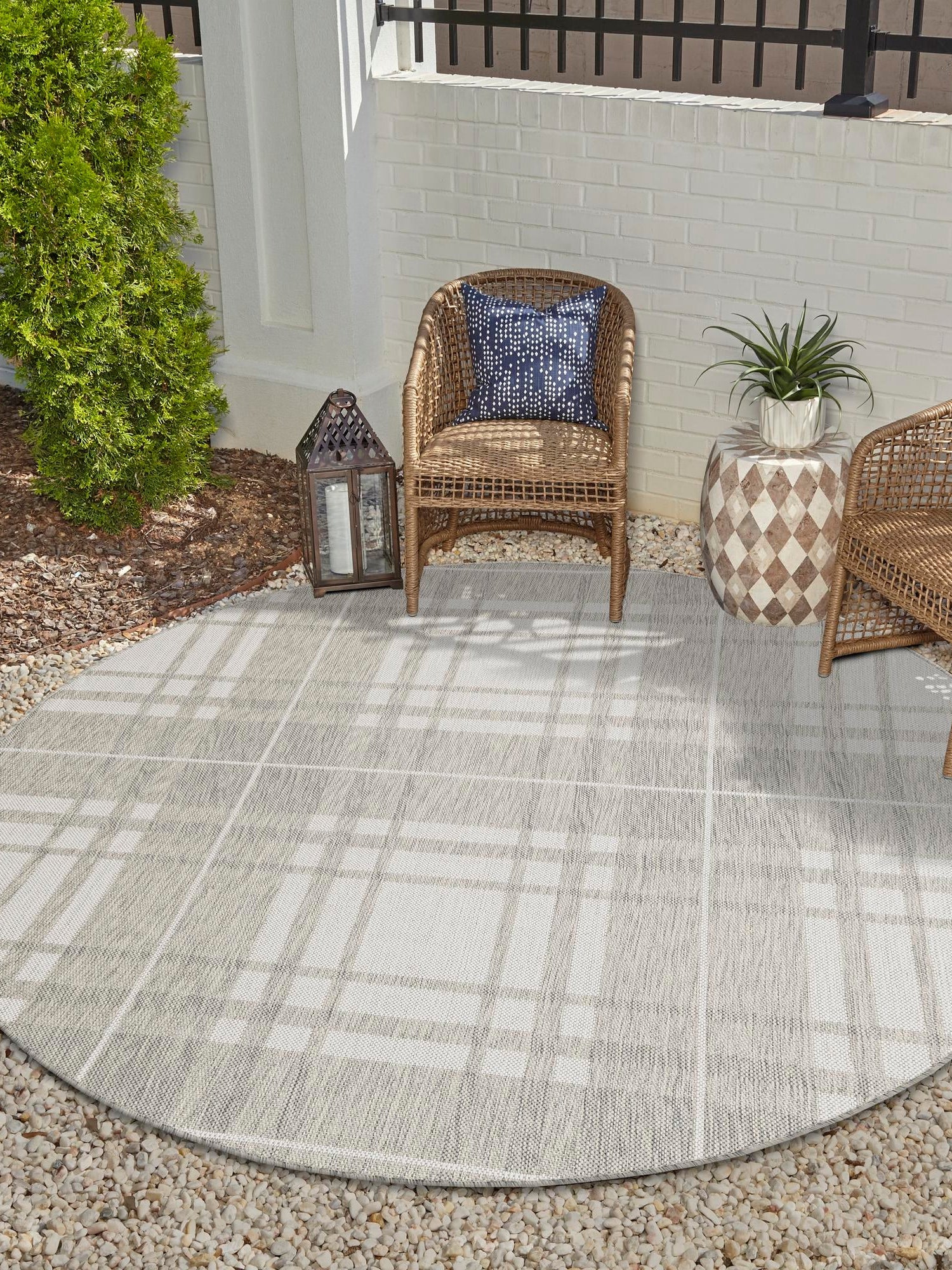 Gray 3' 1 x 3' 1 Outdoor Checkered Round Area Rug Weather Resistant for Patio, Deck, Terrace, Balcony, Porch 100% Polypropylene Geometric Carpet for Sale at Rug Engine