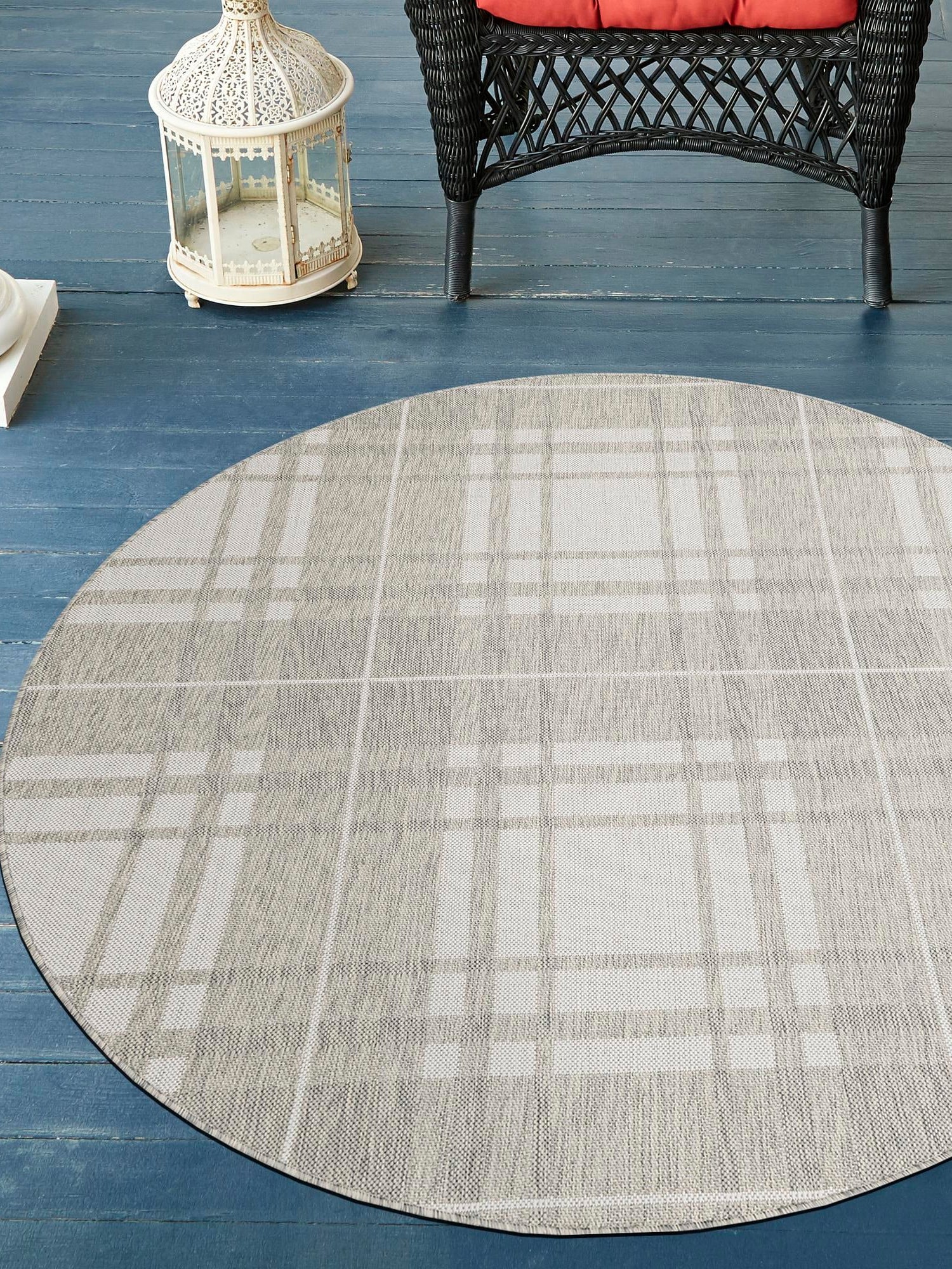 Gray 7' 10 x 7' 10 Outdoor Checkered Round Area Rug Weather Resistant for Patio, Deck, Terrace, Balcony, Porch 100% Polypropylene Geometric Carpet for Sale at Rug Engine