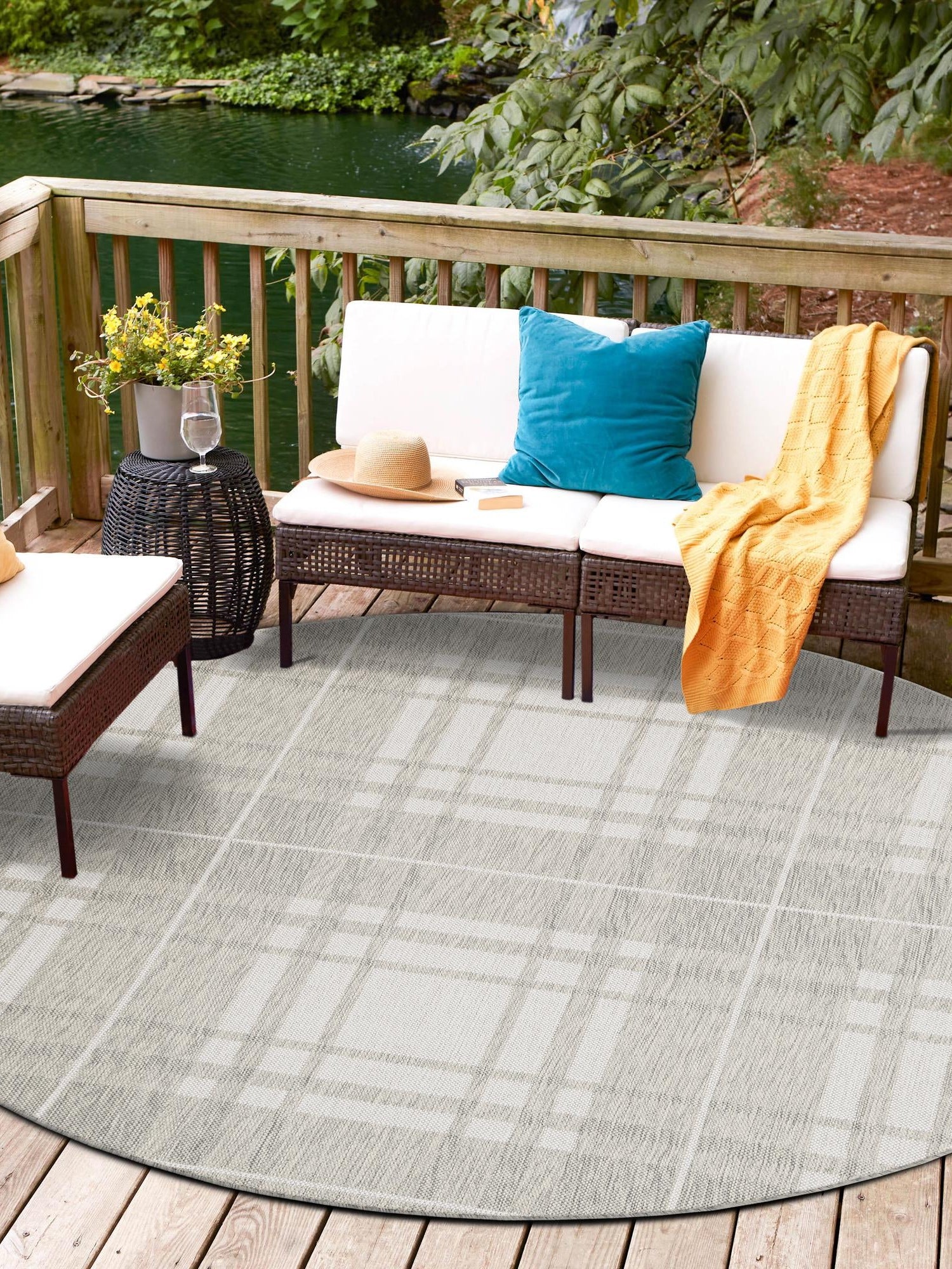Gray 3' 1 x 3' 1 Outdoor Checkered Round Area Rug Weather Resistant for Patio, Deck, Terrace, Balcony, Porch 100% Polypropylene Geometric Carpet for Sale at Rug Engine